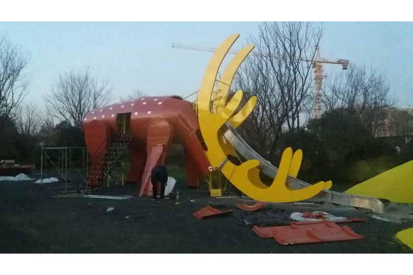 戶外游樂(lè)場(chǎng)非標(biāo)定制設(shè)備五