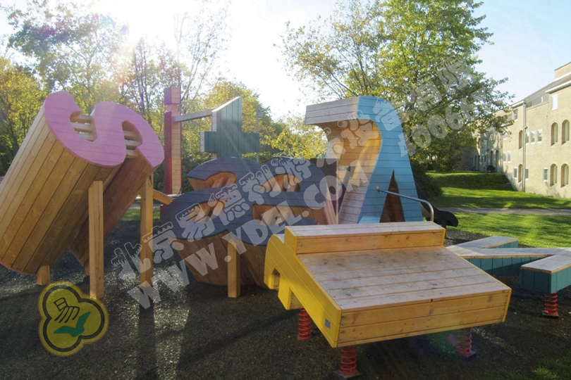 戶外游樂(lè)場(chǎng)非標(biāo)定制設(shè)備三