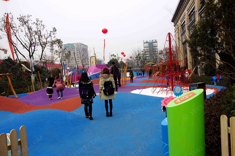 兒童戶外游樂(lè)園設(shè)備